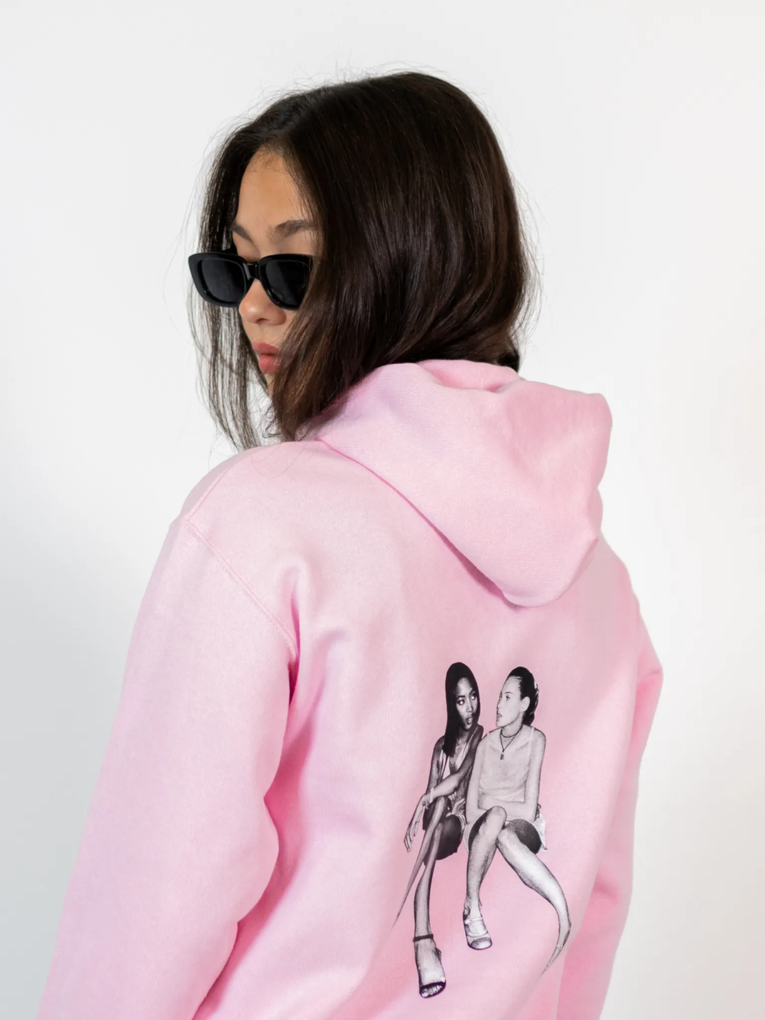 SUPERMODELS HOODIE (rygprint) - LYSERØD